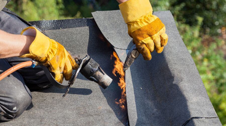 Expert Emergency Roof Repairs services in Yale, MI